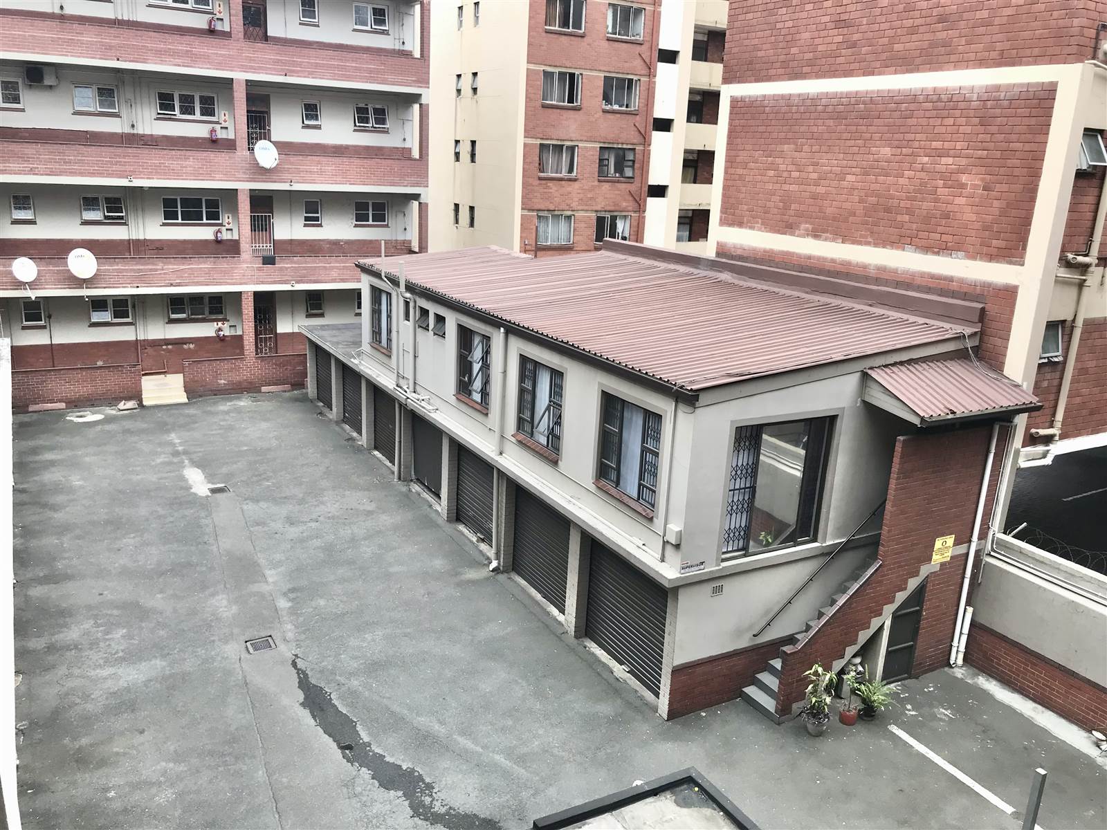 1.5 Bed Flat in Durban CBD photo number 9