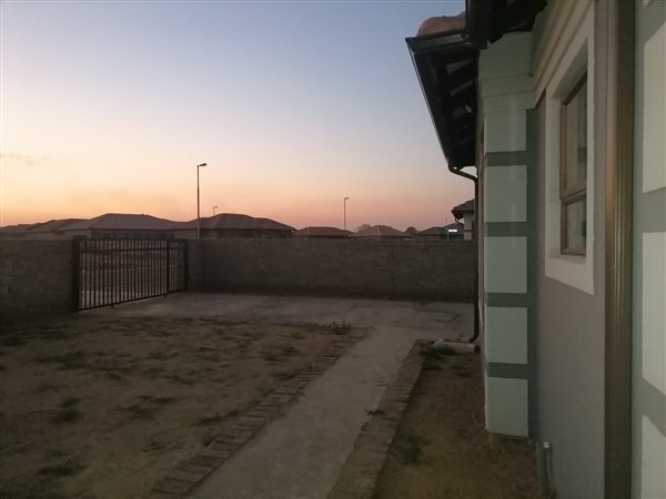 2 Bedroom House 2 Bedroom House