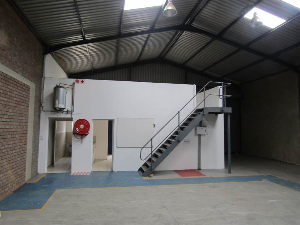 280  m² Industrial space in Dunswart photo number 12