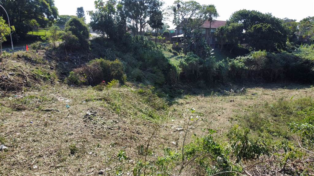 2037 m² Land available in Vincent Heights photo number 17