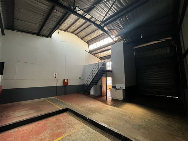 140  m² Industrial space