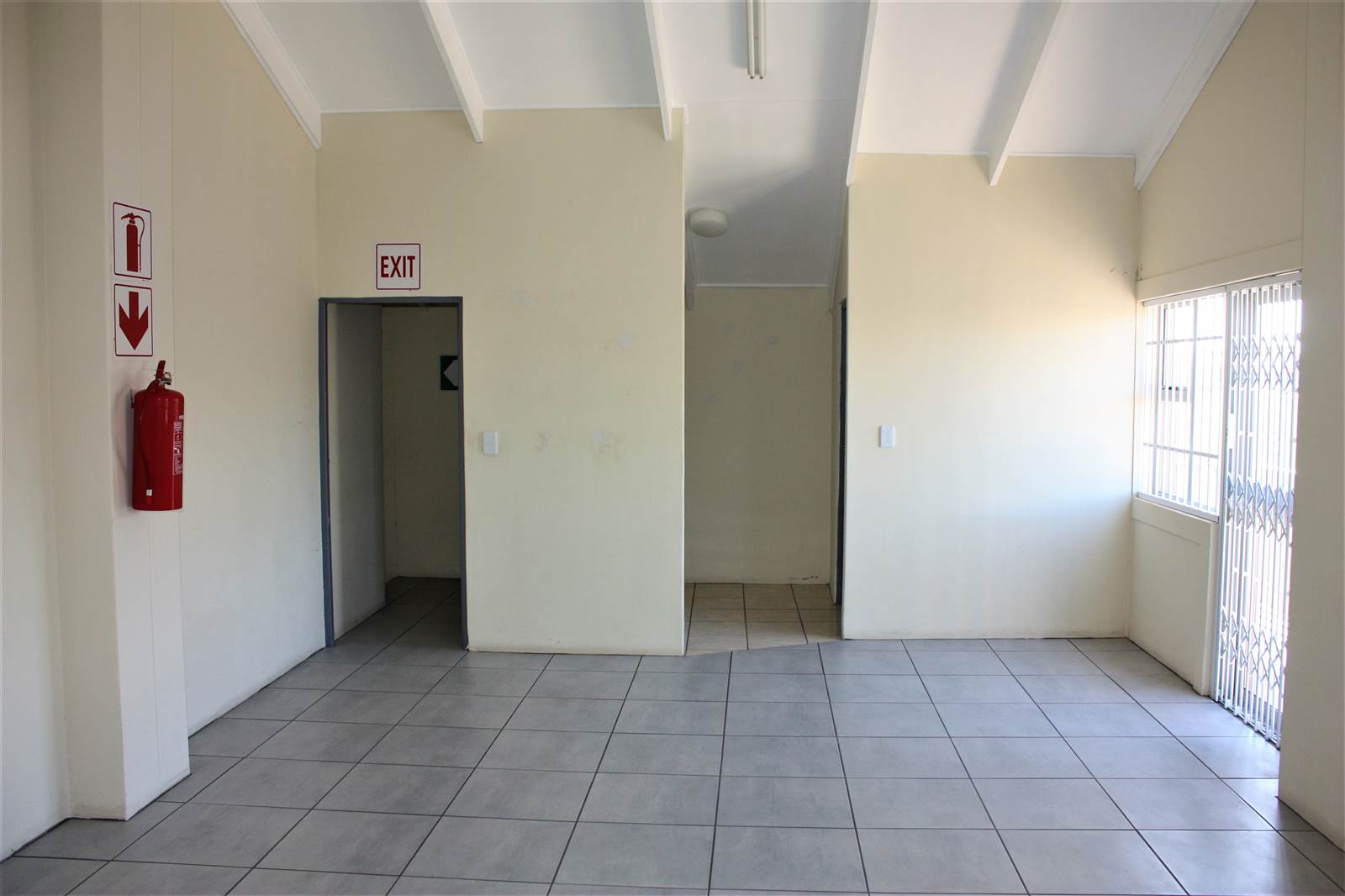 160  m² Commercial space in Vredenburg photo number 11