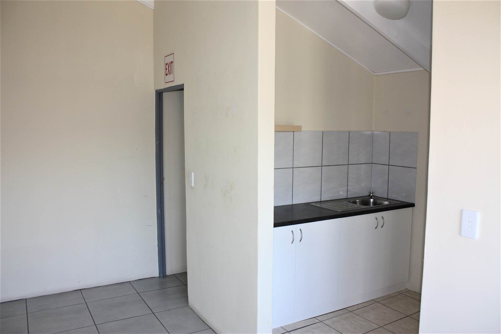 160  m² Commercial space in Vredenburg photo number 12