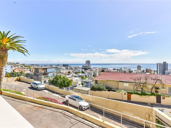 3 Bed Apartment in Sea Point
