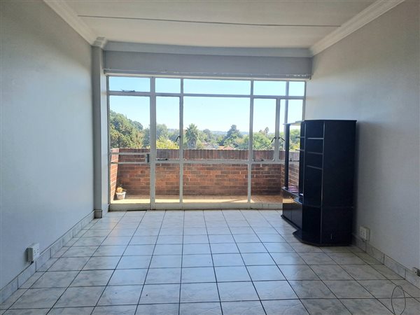 2 Bed Apartment in Florida Hills