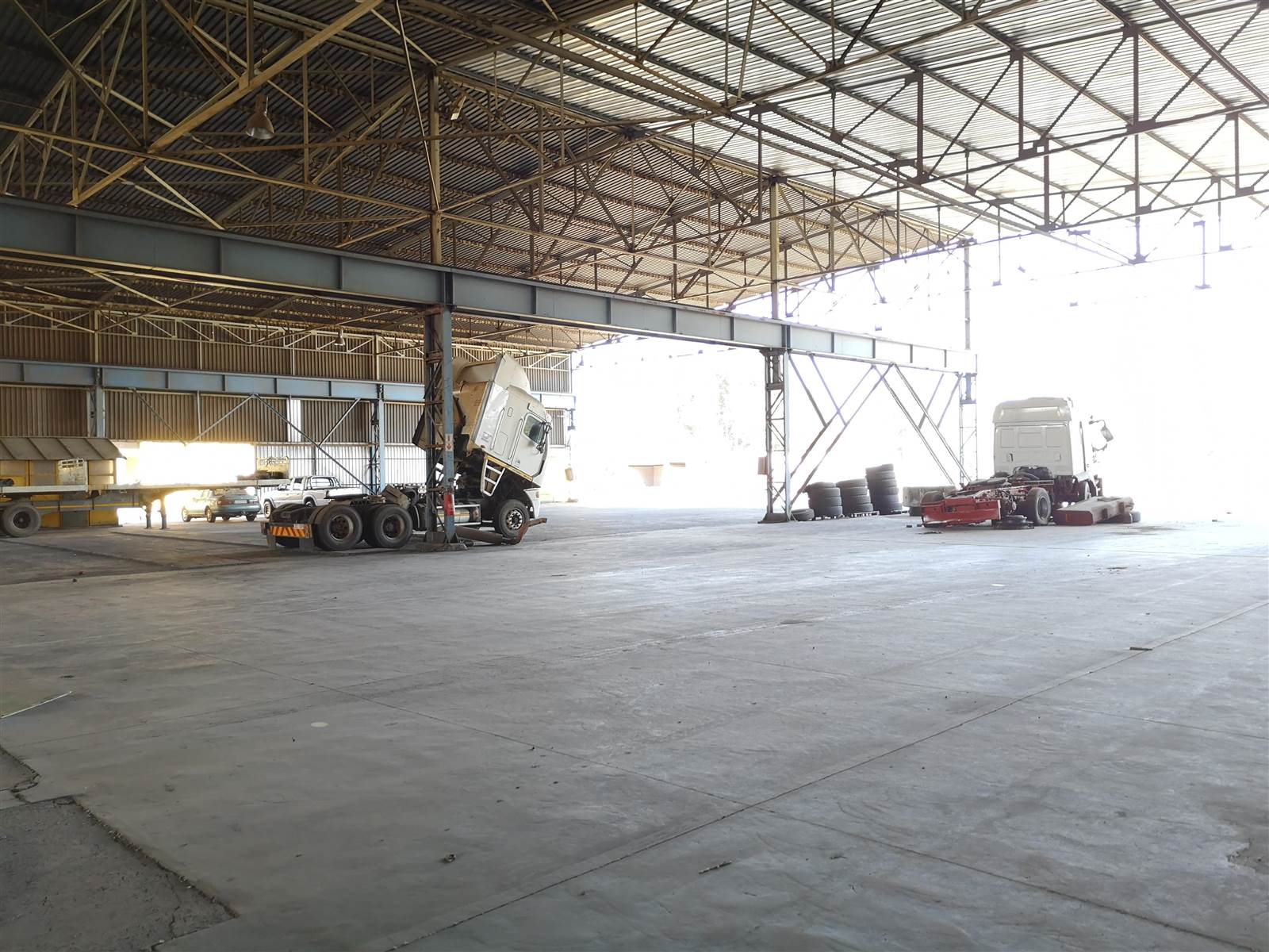 15773  m² Industrial space in City Deep photo number 2