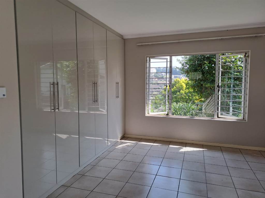 3 Bed Simplex in La Lucia photo number 22
