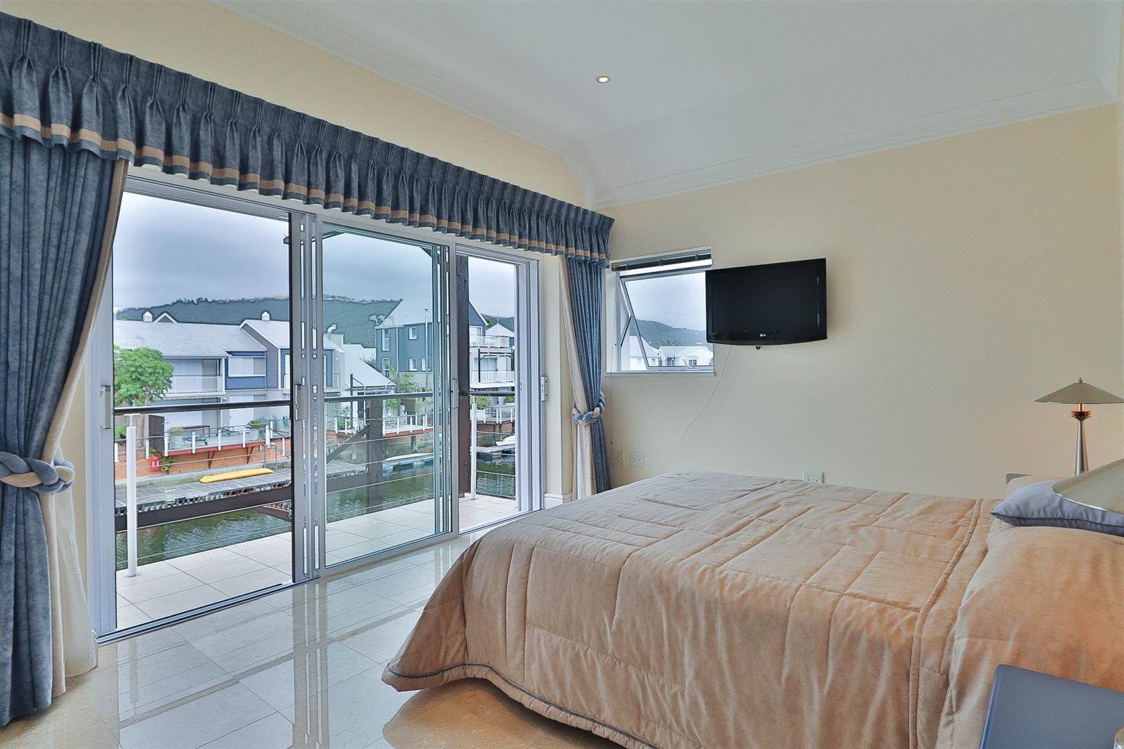 4 Bed House in Knysna Quays photo number 18