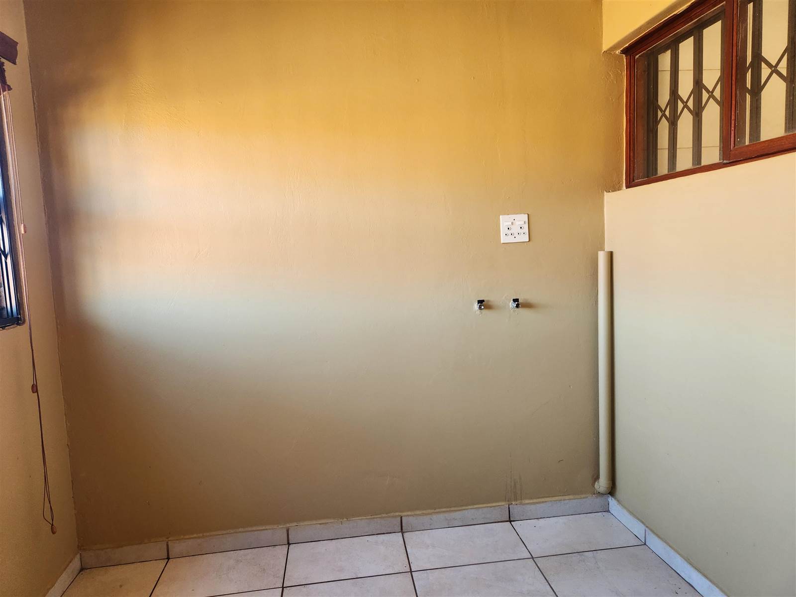 2 Bed Apartment in Secunda photo number 6
