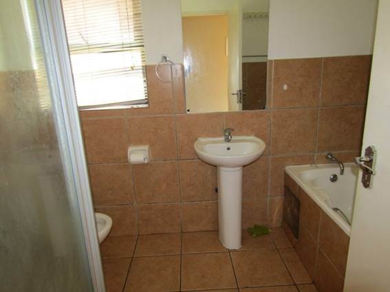 2 Bed Apartment in Auckland Park photo number 10