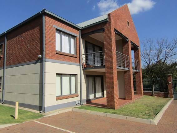 2 Bed Apartment in Auckland Park photo number 13