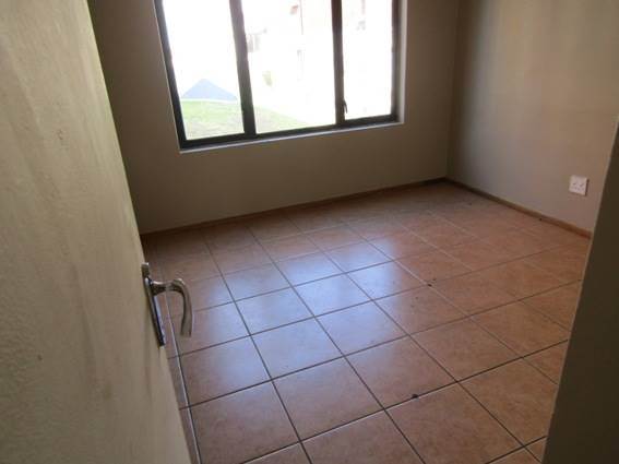 2 Bed Apartment in Auckland Park photo number 6