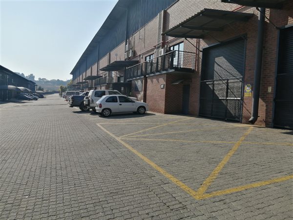 604  m² Industrial space