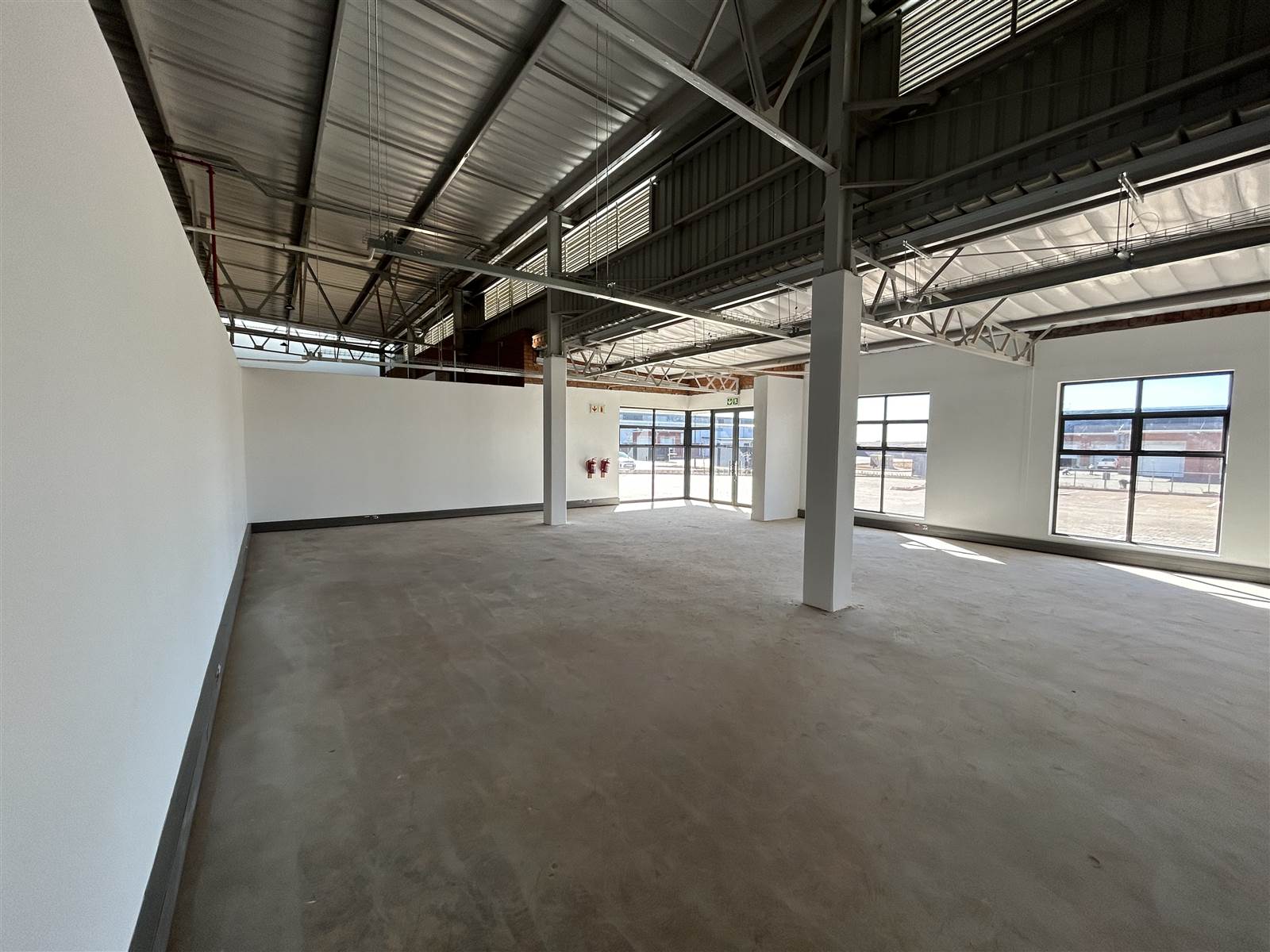 2196  m² Industrial space in Glen Marais photo number 2