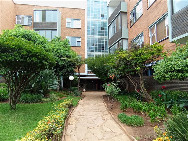 2 Bed Townhouse in Illovo