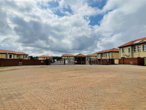 3 Bedroom Duplex 3 Bedroom Duplex