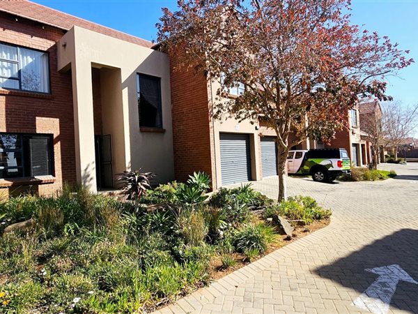 3 Bedroom Townhouse 3 Bedroom Townhouse