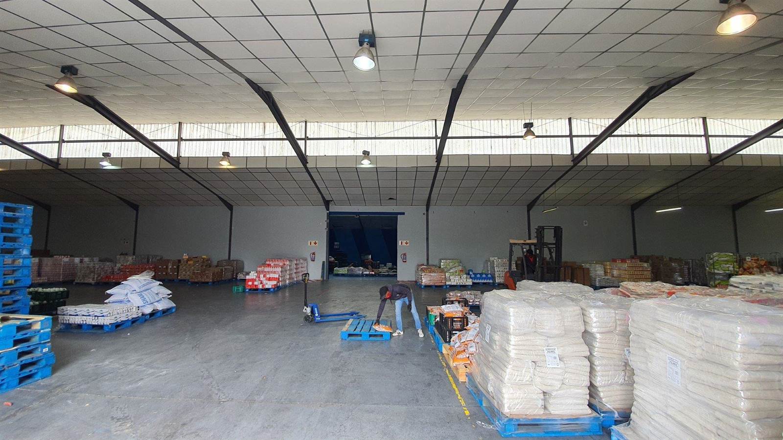 2400  m² Industrial space in Airport Industria photo number 30