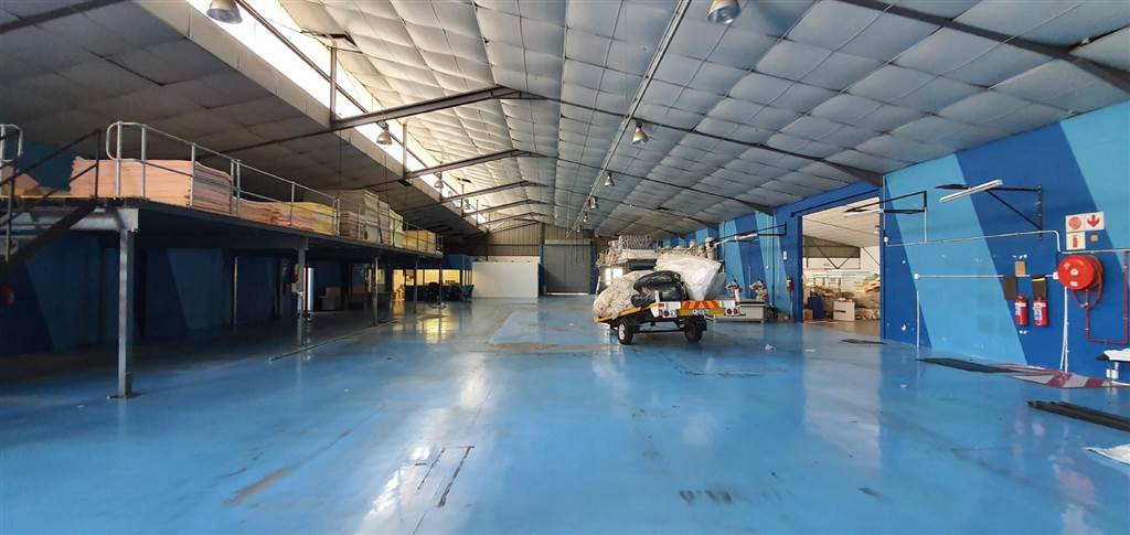 2400  m² Industrial space in Airport Industria photo number 11