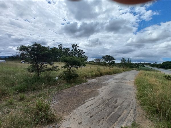 1.2 ha Land available in East London Rural