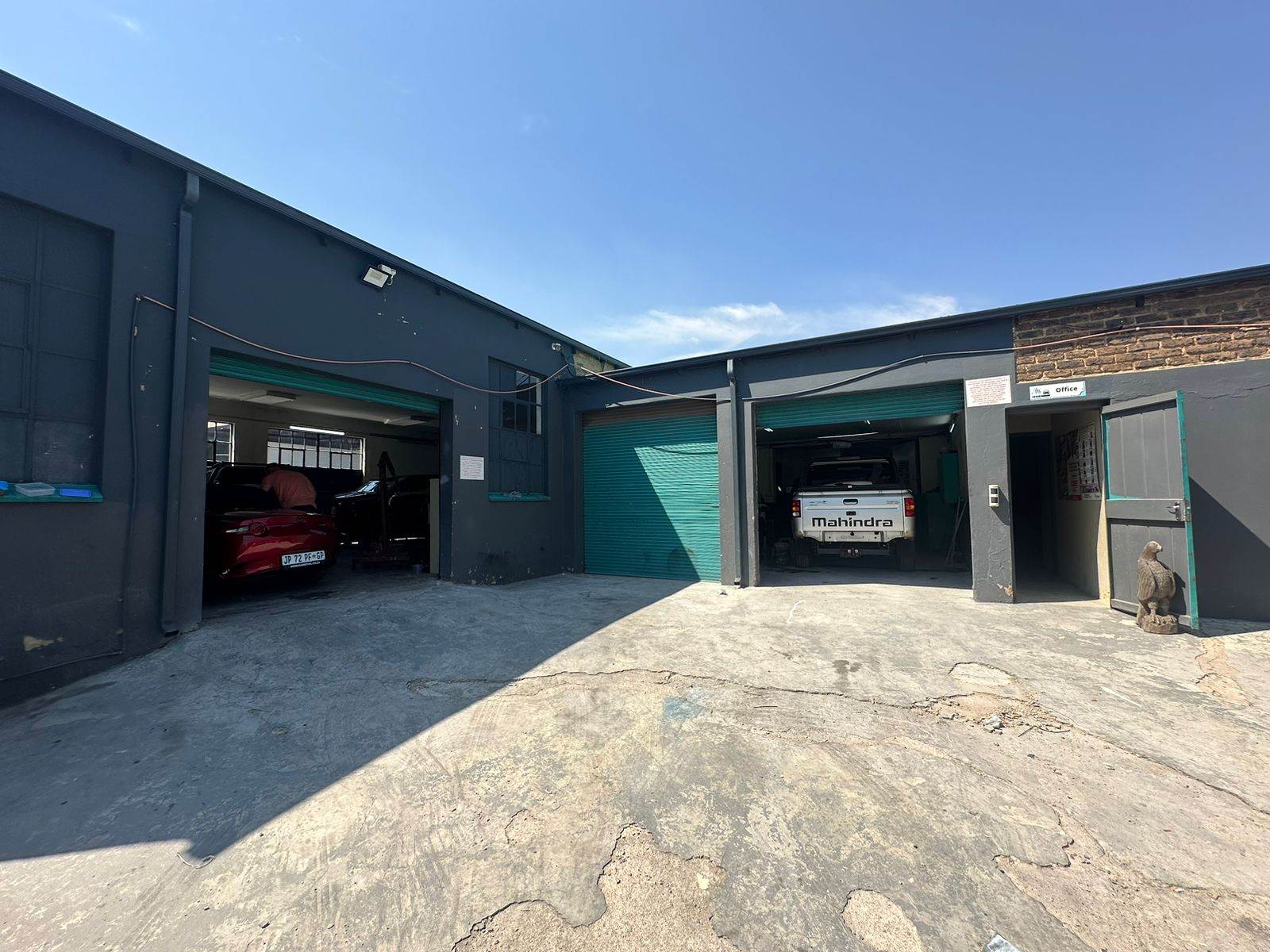 850  m² Industrial space in Roodepoort Central photo number 3