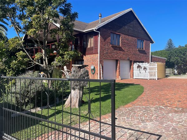 4 Bedroom House 4 Bedroom House