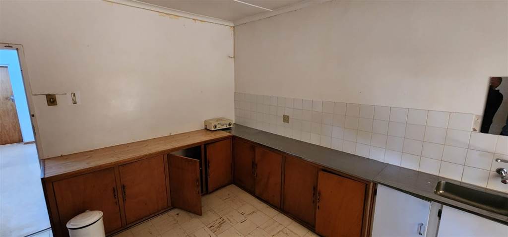 3 Bed House in Ventersdorp photo number 2