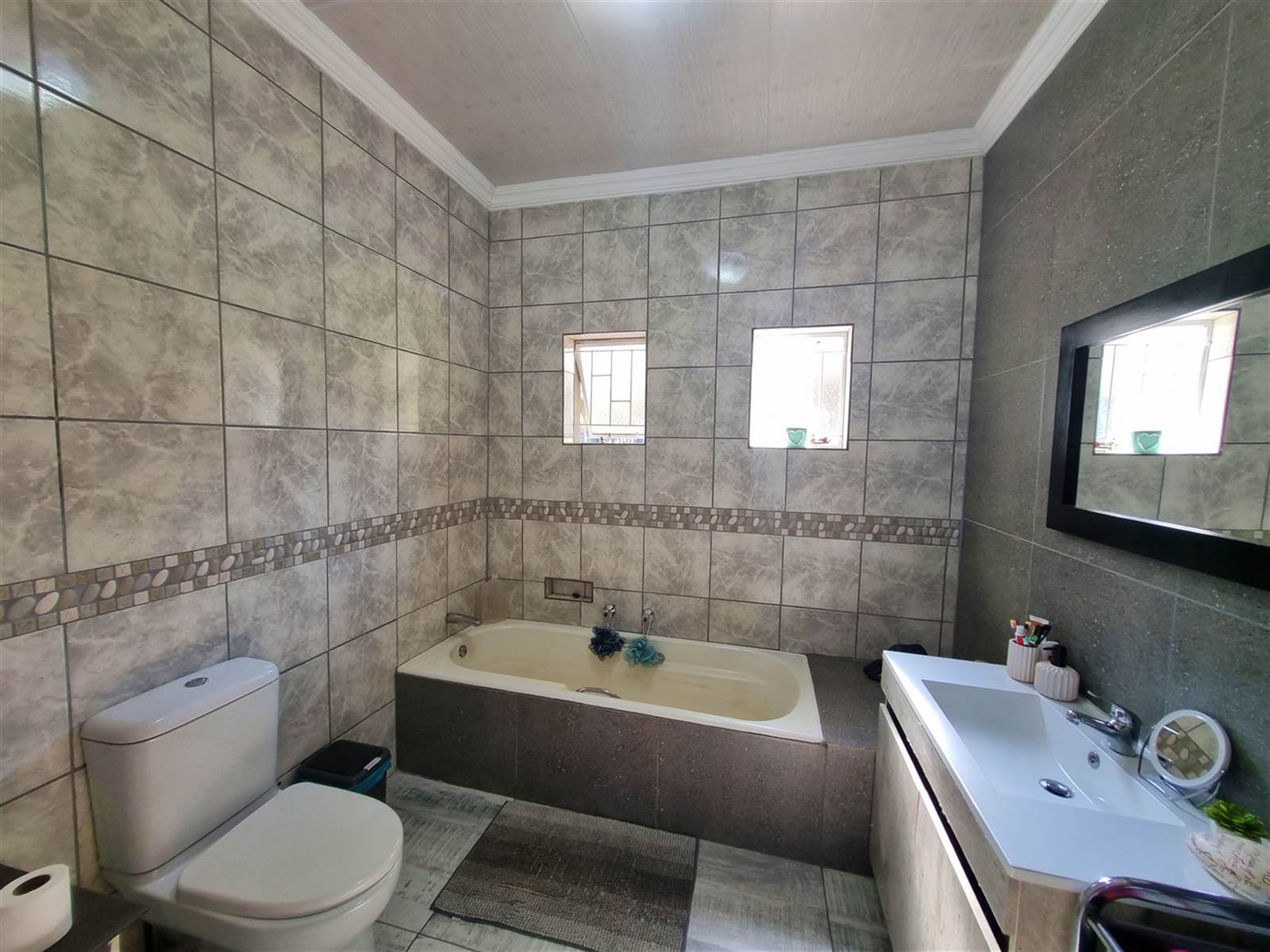 7 Bed House in Louis Trichardt photo number 15