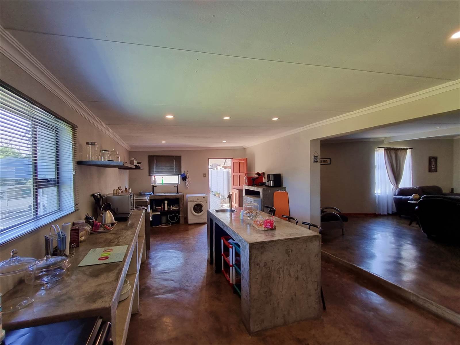 7 Bed House in Louis Trichardt photo number 6