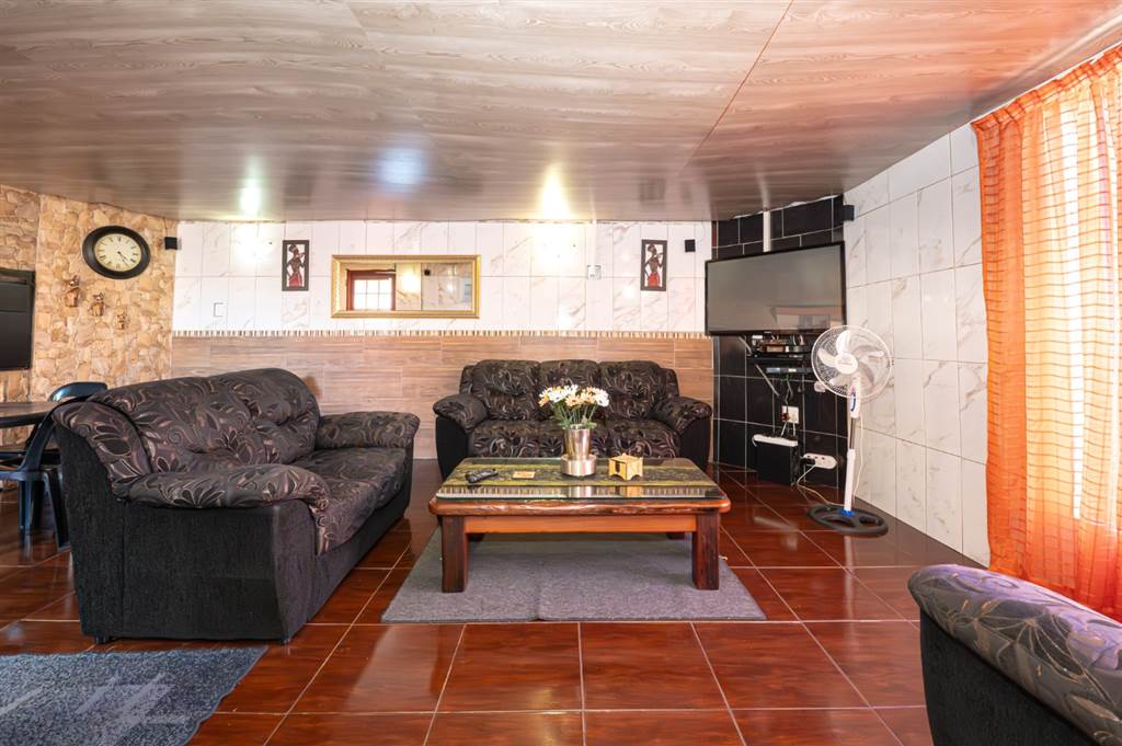 3 Bed House in Danarand photo number 4