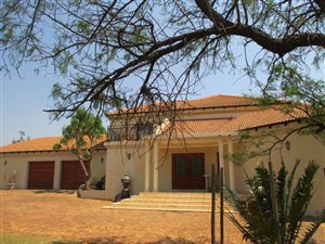 4 Bed House in Leeuwfontein Estate