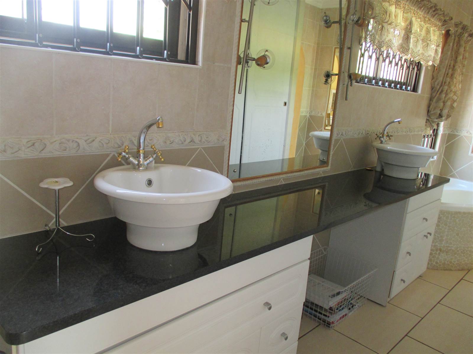4 Bed House in Leeuwfontein Estate photo number 22