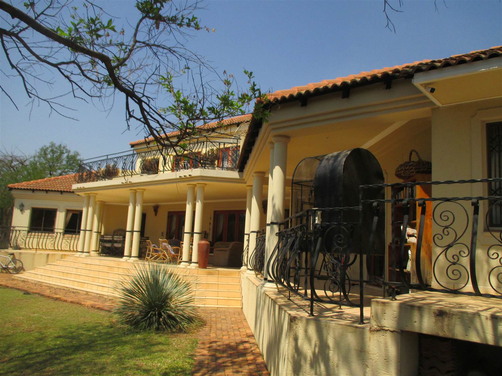 4 Bed House in Leeuwfontein Estate photo number 3