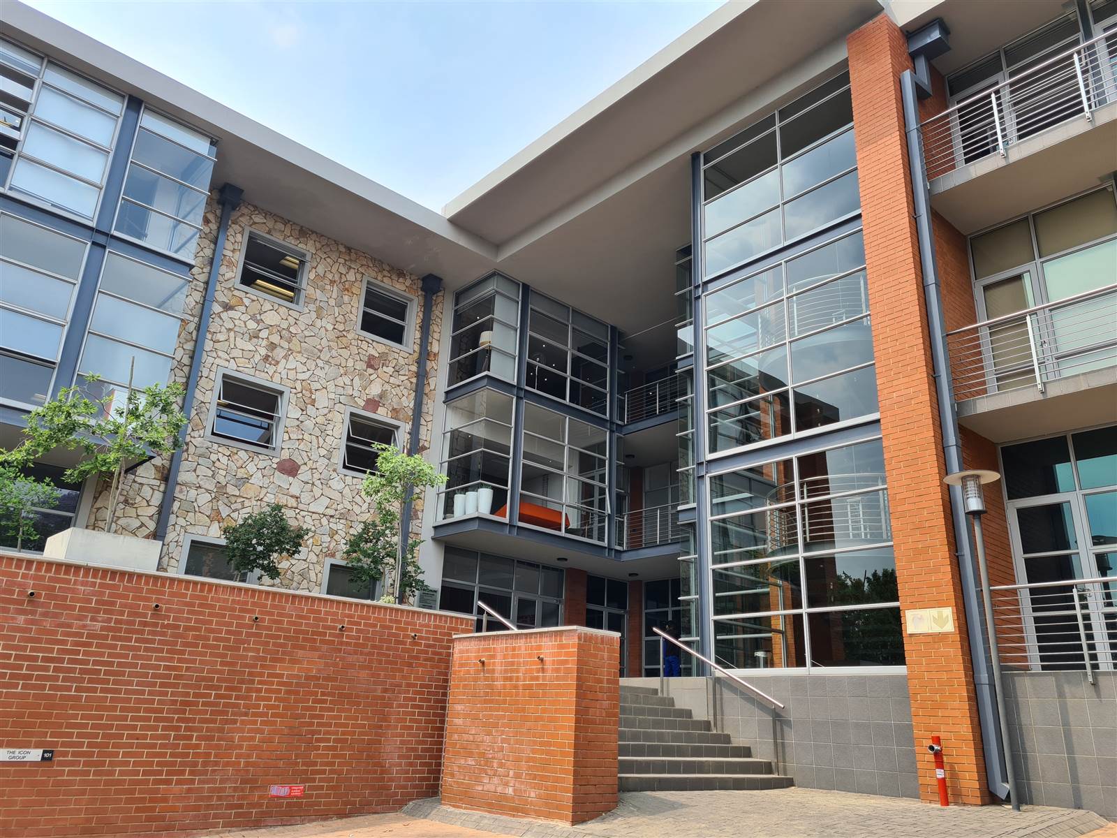 296  m² Commercial space in Bryanston photo number 2