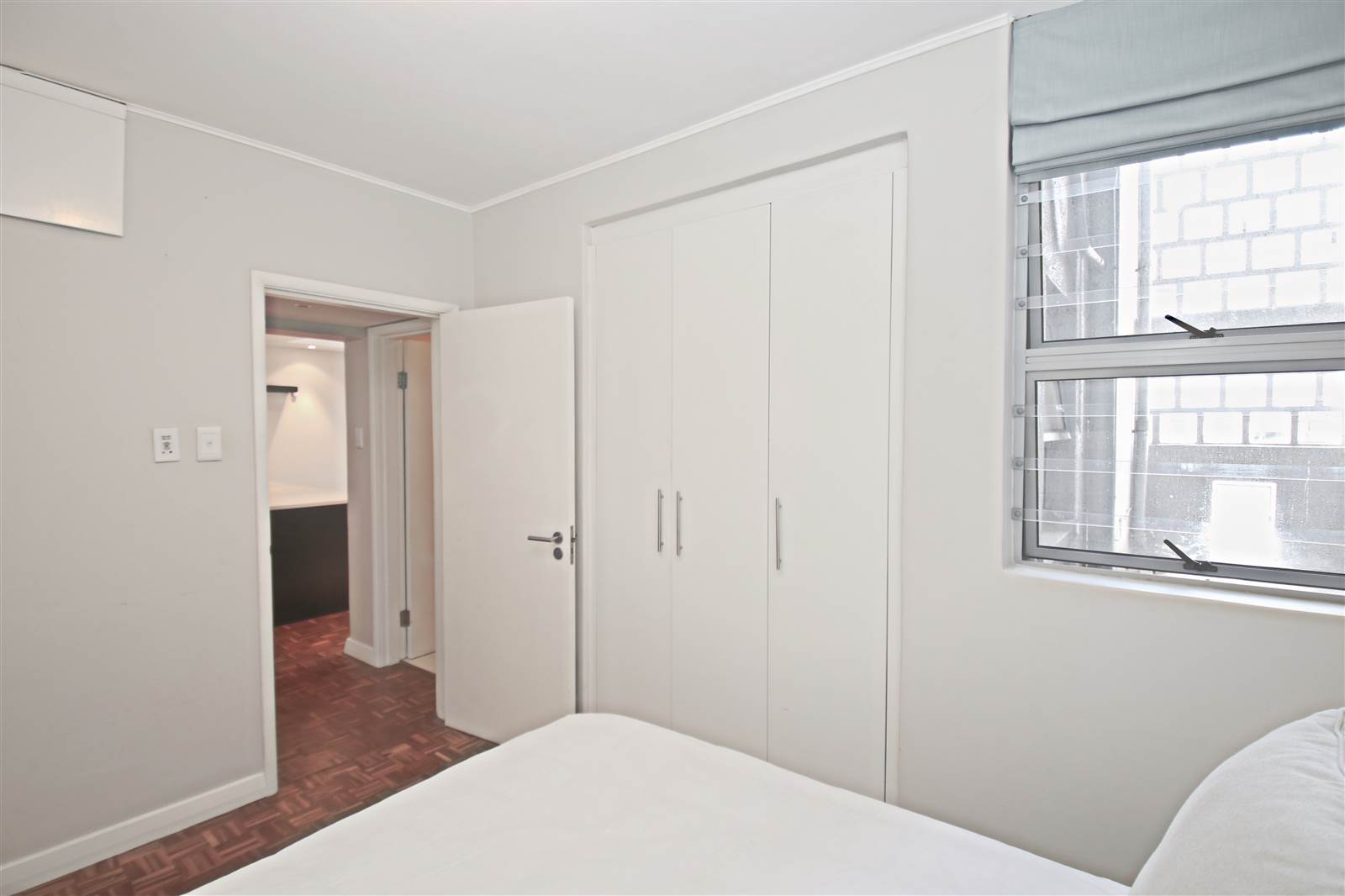2 Bed Apartment in Mouille Point photo number 28