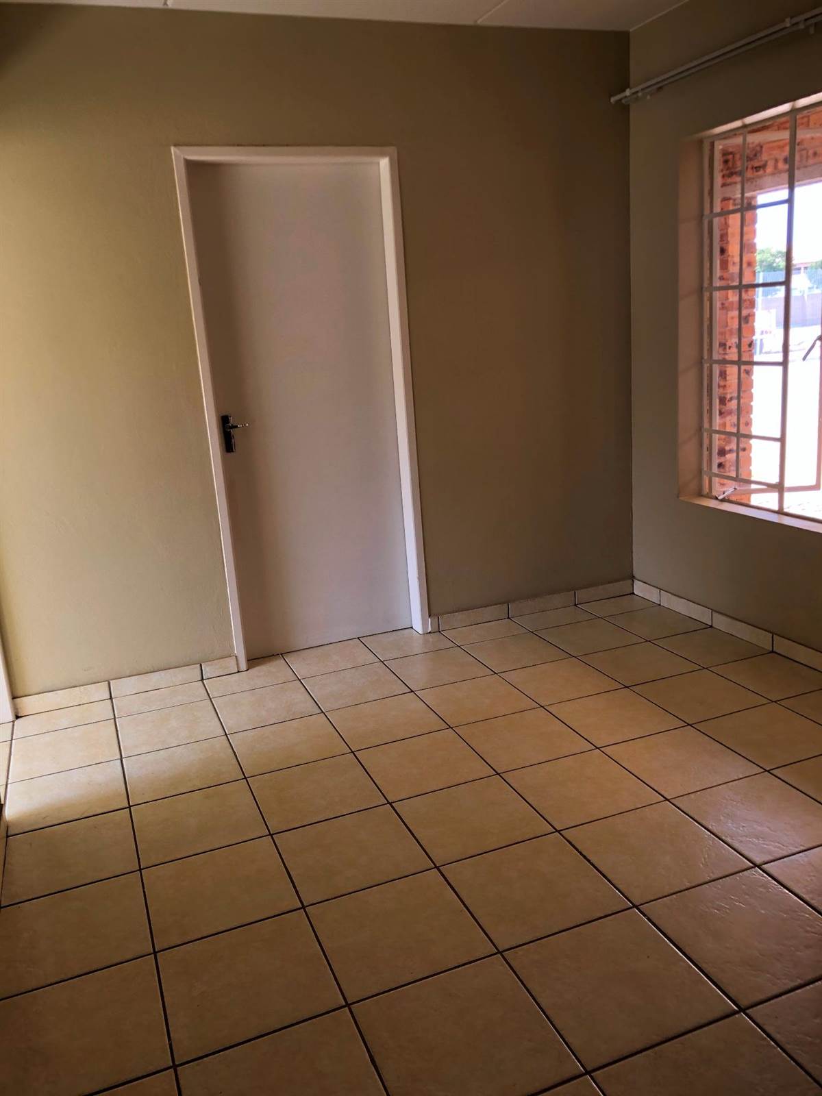 2 Bed Flat in Randfontein South photo number 13