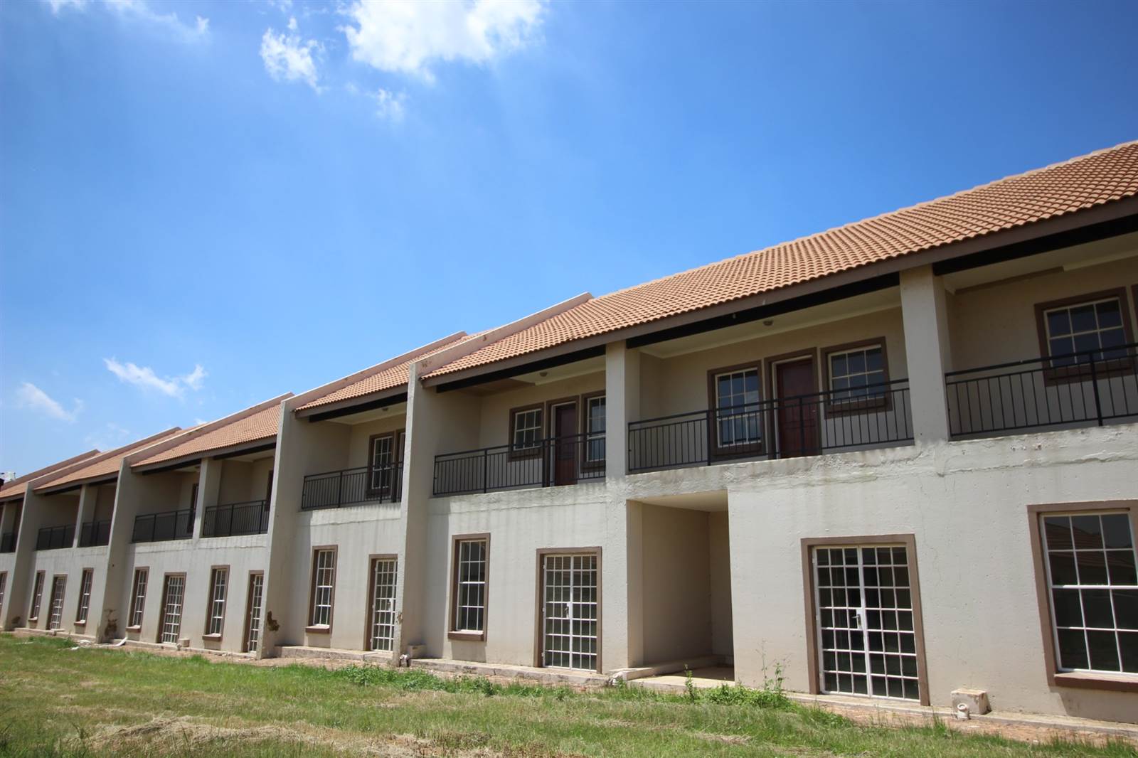 2 Bed Flat in Randfontein South photo number 22