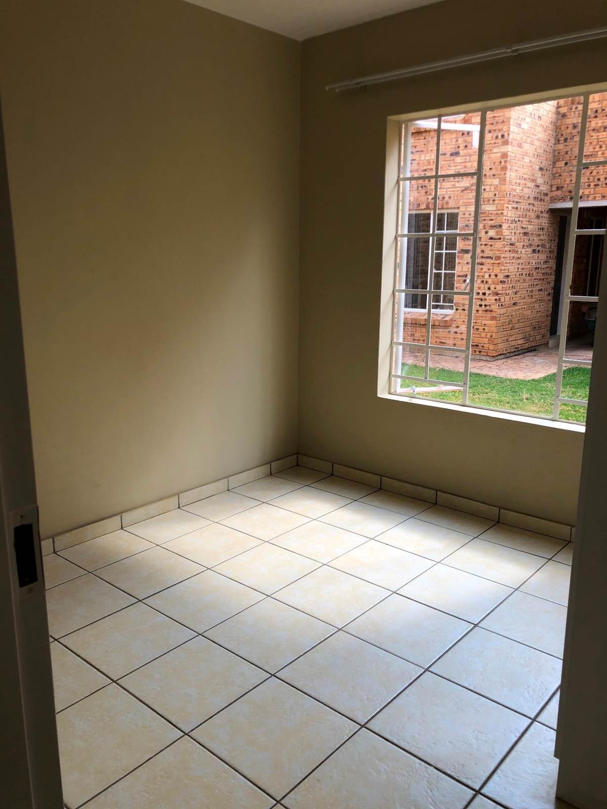 2 Bed Flat in Randfontein South photo number 17