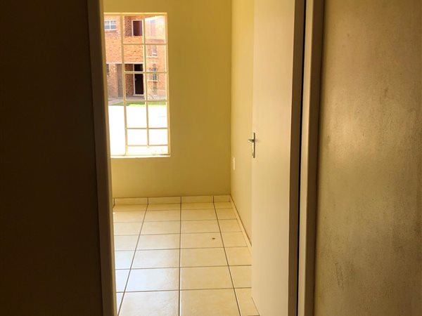 2 Bed Flat in Randfontein South