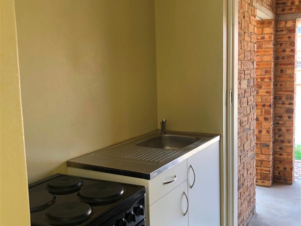2 Bed Flat in Randfontein South
