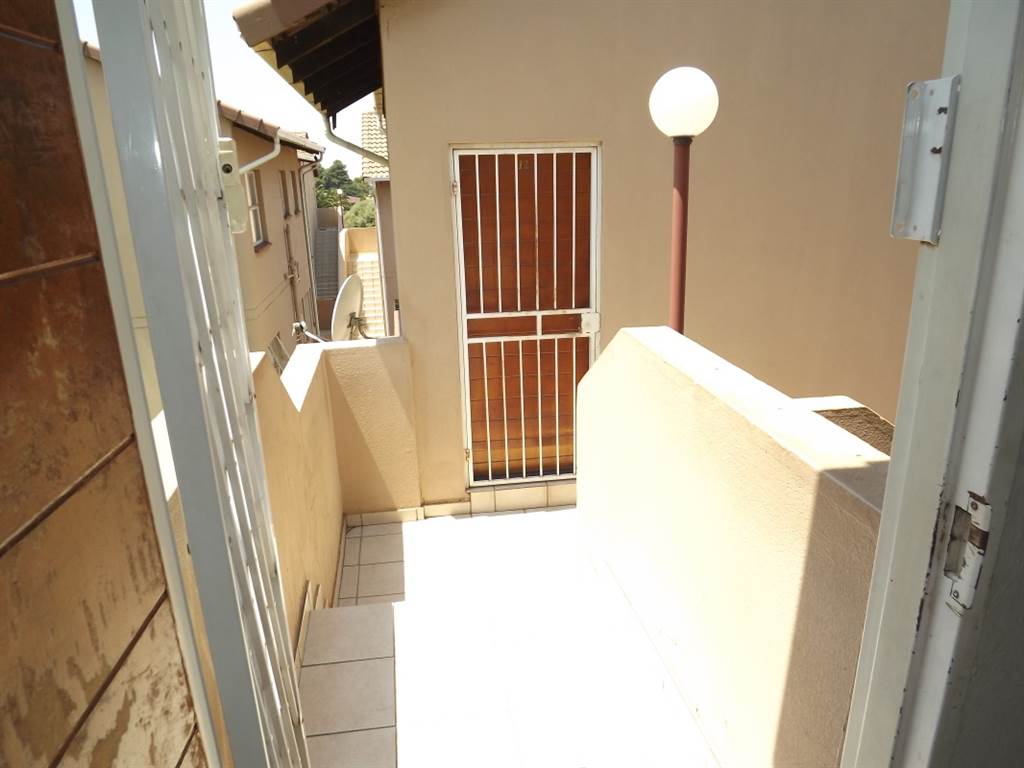 2 Bed Townhouse in Naturena photo number 14