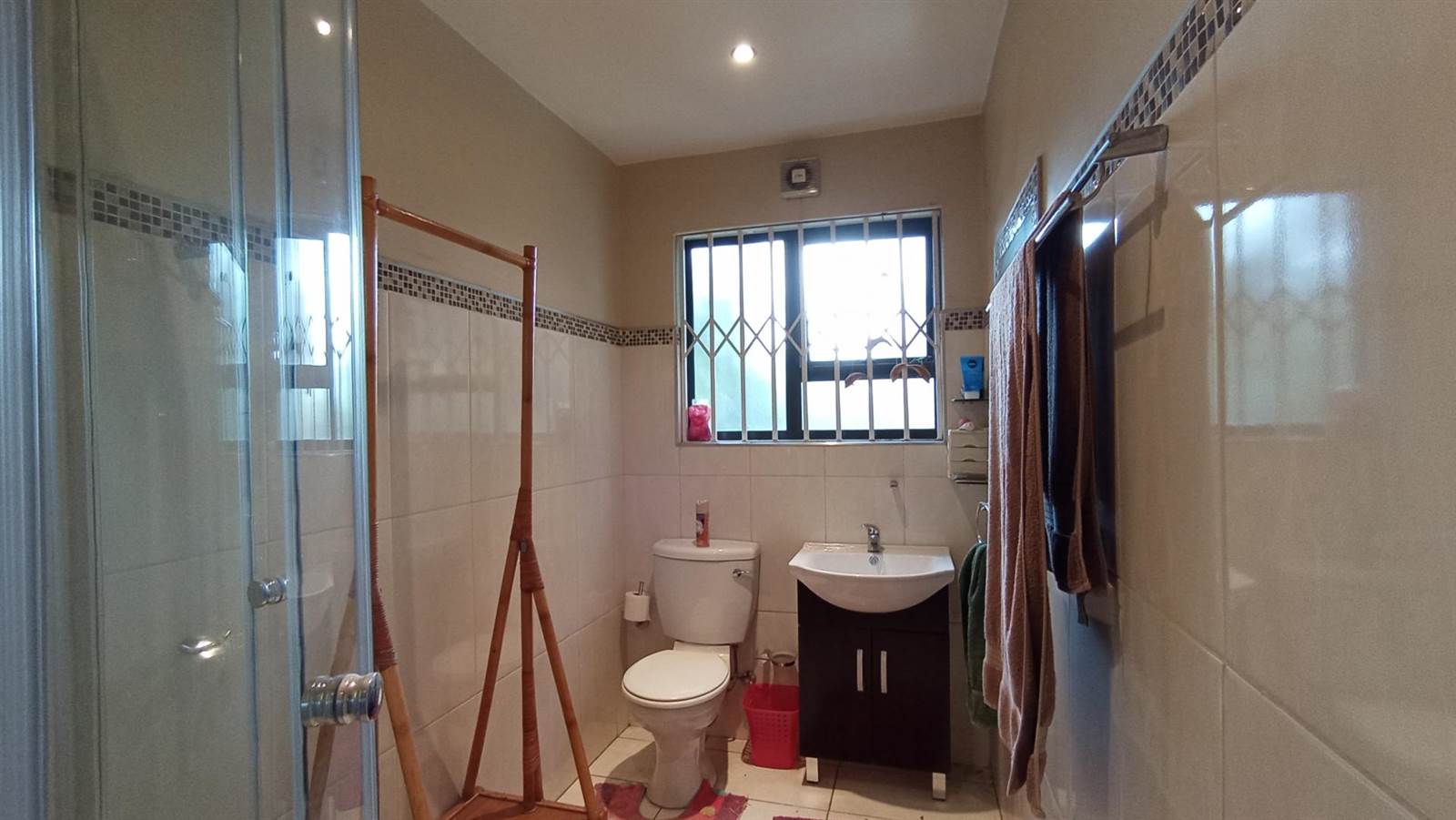4 Bed House in Bloubosrand photo number 17