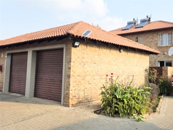 3 Bedroom Townhouse 3 Bedroom Townhouse