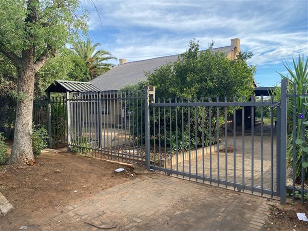 7 Bedroom House