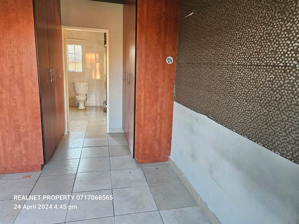 3 Bed House in Waterval East photo number 18