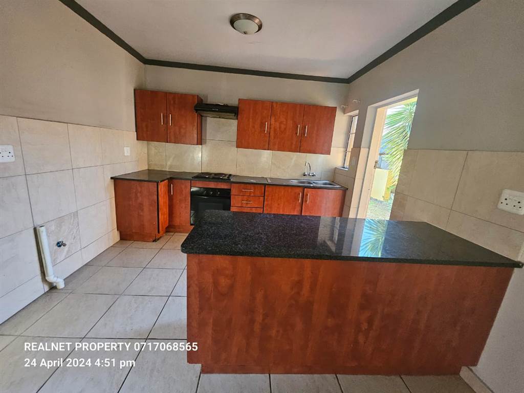 3 Bed House in Waterval East photo number 6