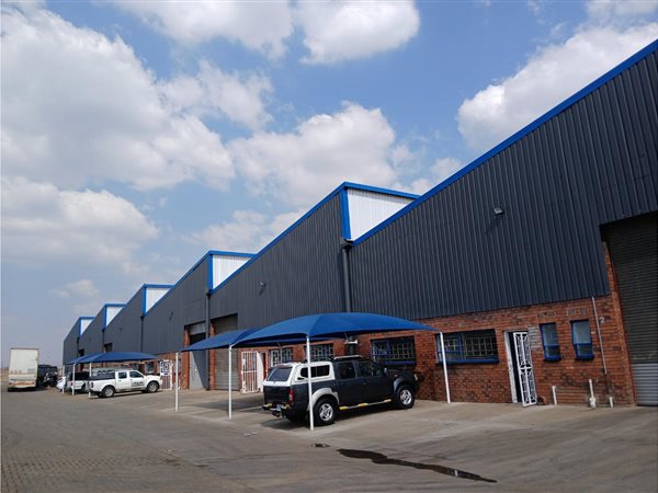 700  m² Commercial space