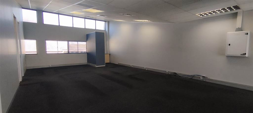 191  m² Office Space in Stamford Hill photo number 4