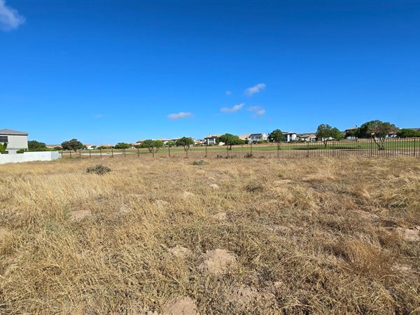 839 m² Land