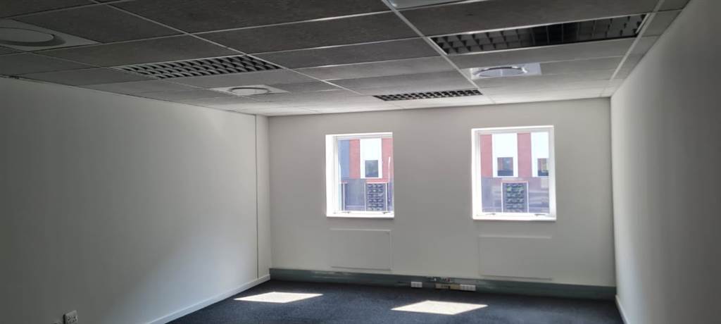 78  m² Office Space in Rosebank photo number 17